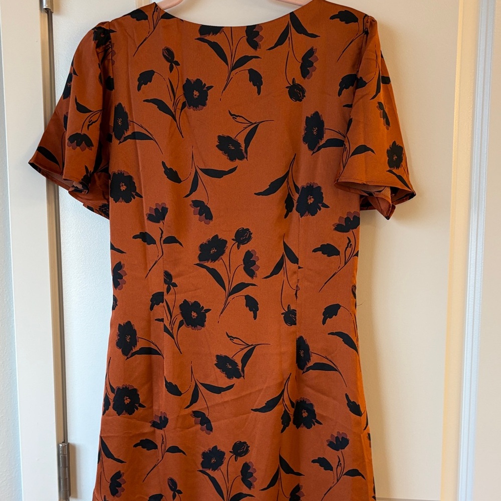 Lost + Wander Brown Midi Dress with Black Floral Pattern - Picture 6 of 7